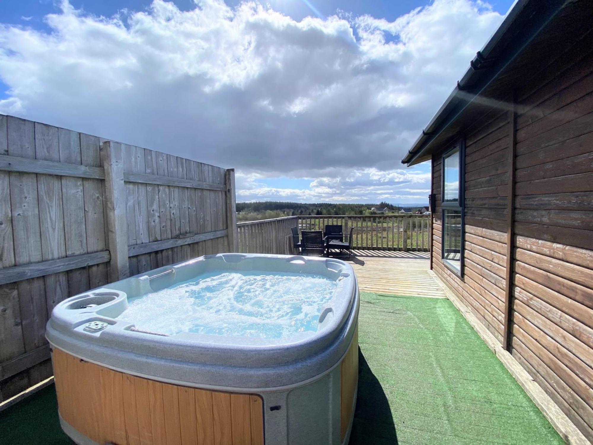 KeltyBenarty 11 With Private Hot Tub - Fife - Loch Leven - Lomond Hills - Pet Friendly别墅 外观 照片