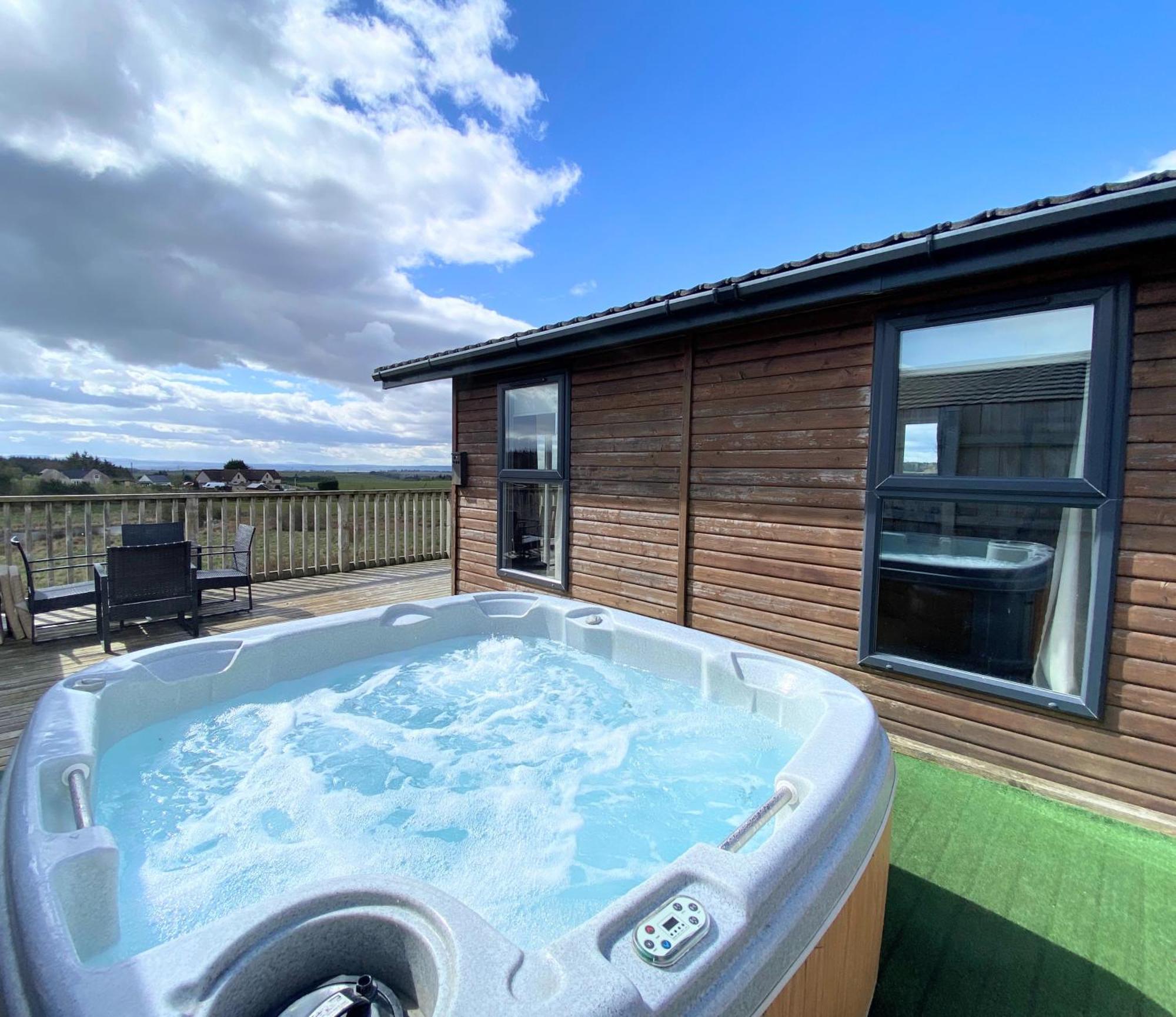 KeltyBenarty 11 With Private Hot Tub - Fife - Loch Leven - Lomond Hills - Pet Friendly别墅 外观 照片