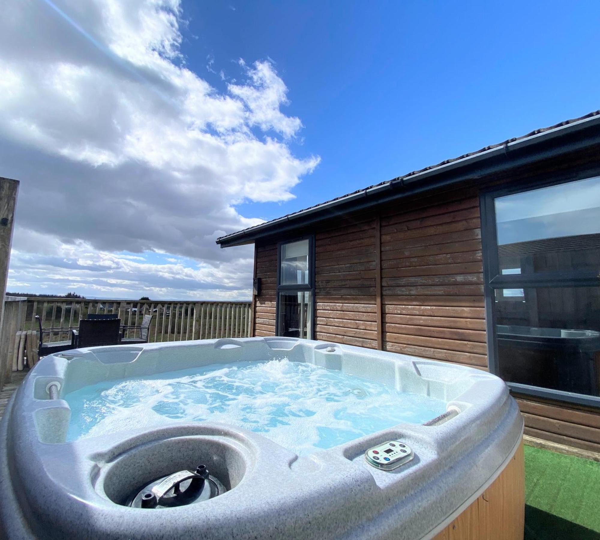 KeltyBenarty 11 With Private Hot Tub - Fife - Loch Leven - Lomond Hills - Pet Friendly别墅 外观 照片